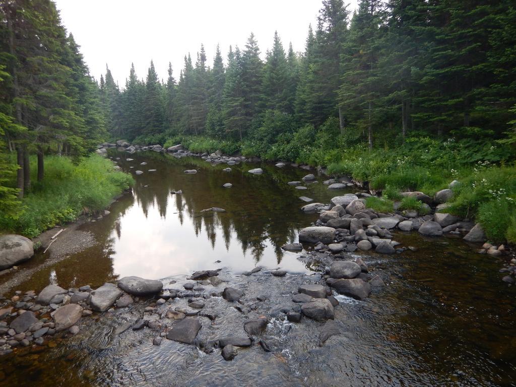 Aux Tipis De La Riviere Sauvage Villa Saint Romain Dış mekan fotoğraf